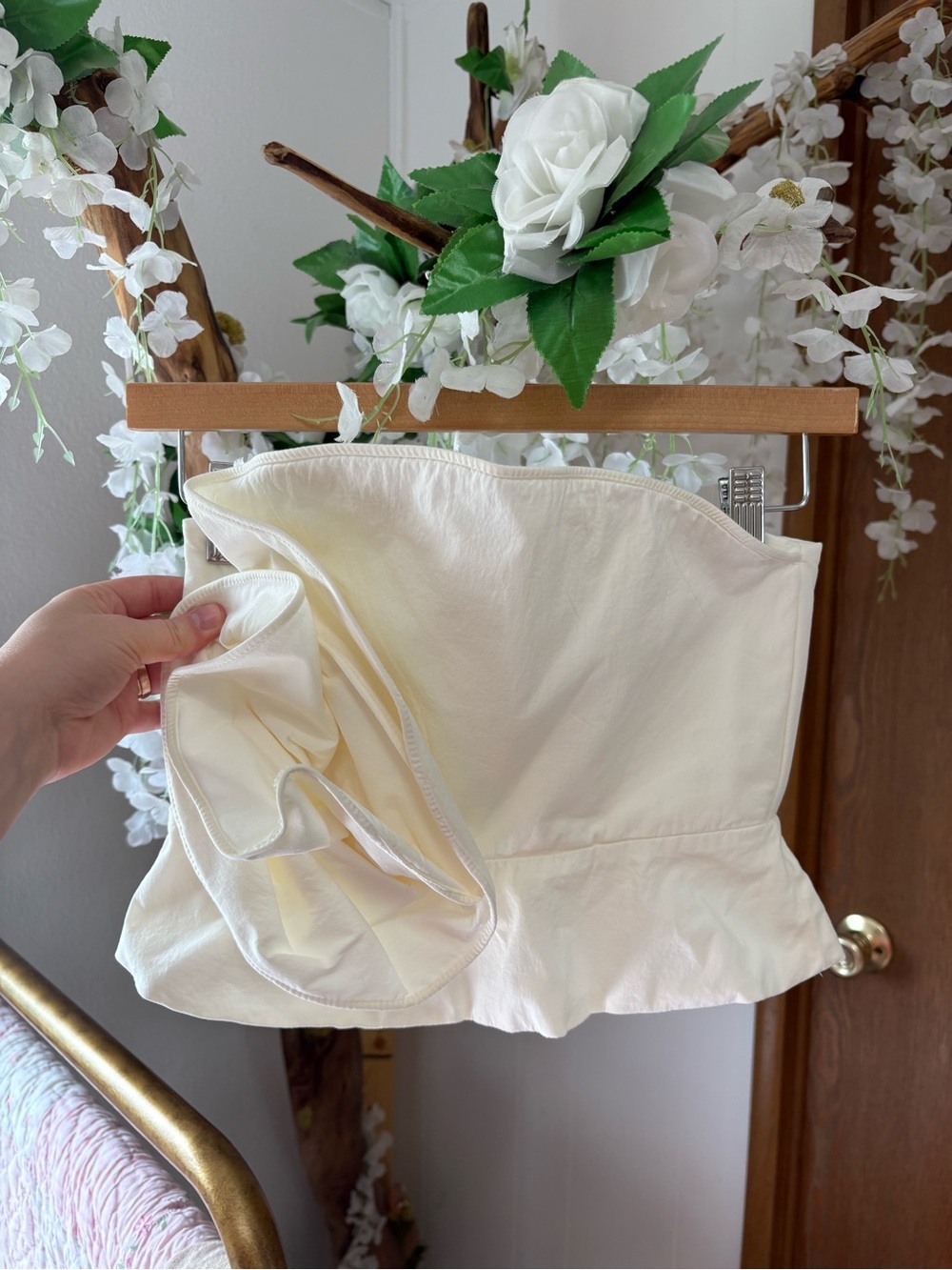 Mango Ivory Ruffle Strapless Crop Top - Picture 4 of 9
